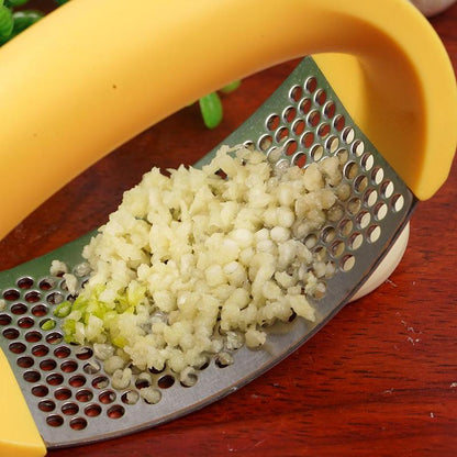 Stainless Steel Garlic Press – Non-Slip Ergonomic Handle (view 4)