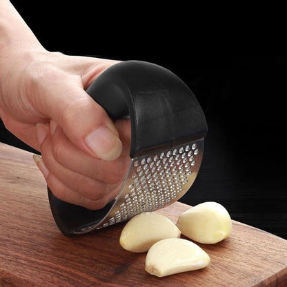 Stainless Steel Garlic Press – Non-Slip Ergonomic Handle (view 2)
