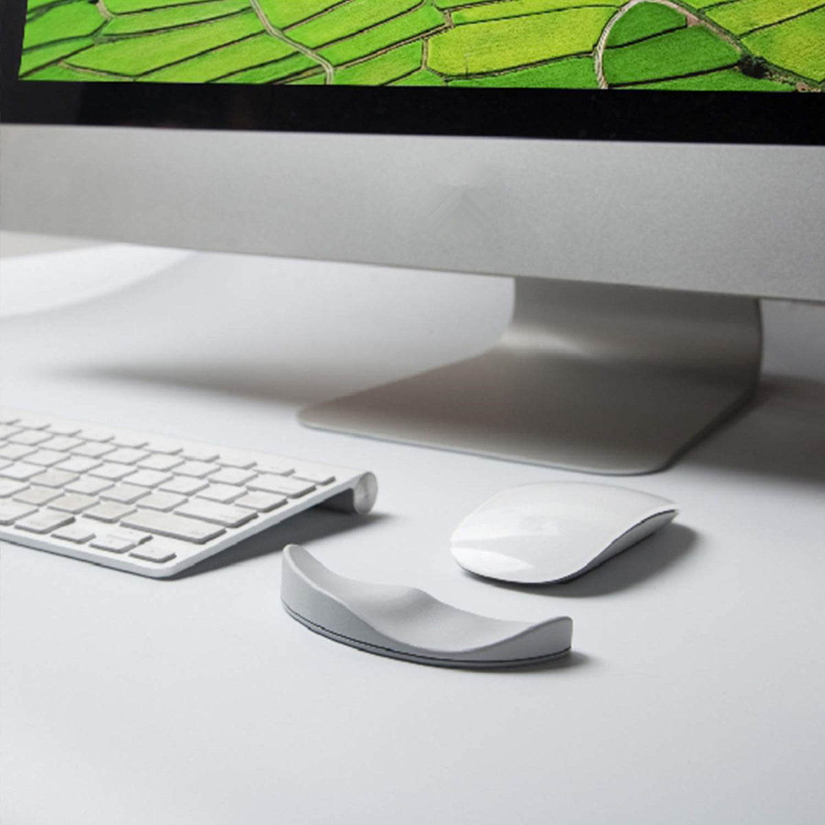 Ergonomic Silicone Mouse Wrist Rest – Non-Slip Gel Pad (view 9)