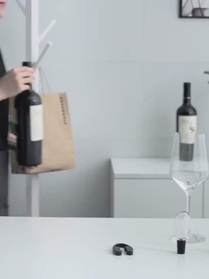Vibrato pump creative bottle opener
